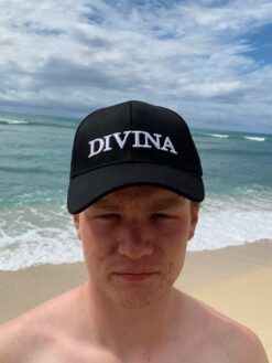 Svart Keps med Vit logga fram