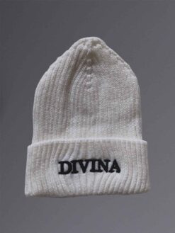 Mössa Grå med svart logga bak