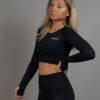 Scrunch Seamless crop top Black side
